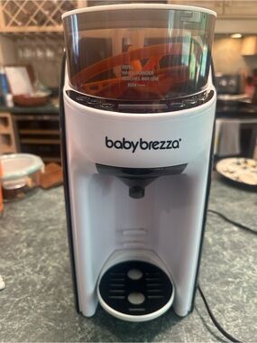 Baby Brezza Formula Pro - White Automatic Formula Dispenser